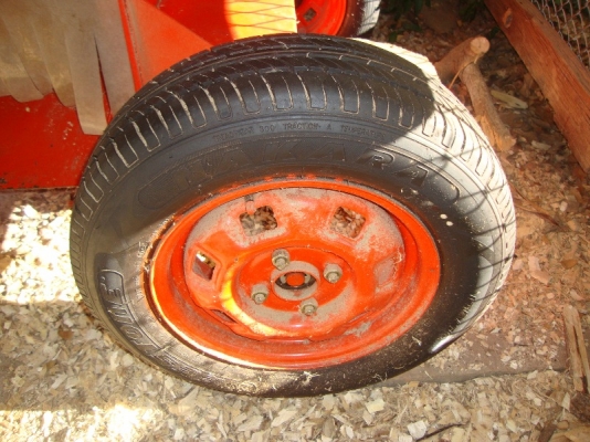 น้าต้องใช้เงินด่วน ครับฝากขายเครื่องบดย่อยกิ่งไม้ ชื้อมาไม่กี่เดือน ราคาคุ้มๆครับ