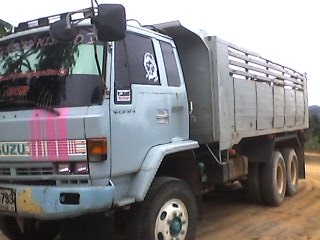ขายรถ 10 ล้อดัมพ์ ISUZU ROCKY 240 แรงม้าหัวขาวทำฟ้า กระบะดัมพ์อลูมิเนียม เครื่องแน่น คัสซีสวย ราคา 1100000