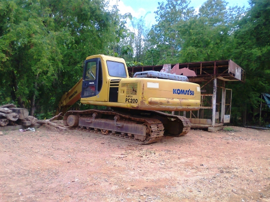 ขาย..รถขุด KOMATSU PC200-6-83xxx เครื่องเดิม ปั้มเดิม รถสวย สีเดิม ๆ มีทะเบียน ราคาต่อรองได้อีก.