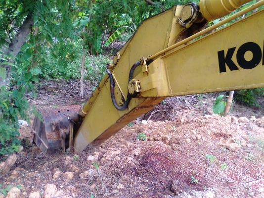 ขาย..รถขุด KOMATSU PC200-6-83xxx เครื่องเดิม ปั้มเดิม รถสวย สีเดิม ๆ มีทะเบียน ราคาต่อรองได้อีก.