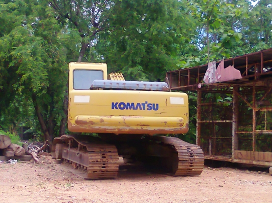 ขาย..รถขุด KOMATSU PC200-6-83xxx เครื่องเดิม ปั้มเดิม รถสวย สีเดิม ๆ มีทะเบียน ราคาต่อรองได้อีก.