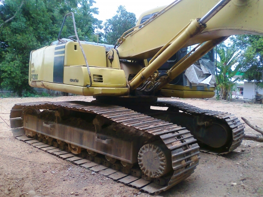 ขาย..รถขุด KOMATSU PC200-6-83xxx เครื่องเดิม ปั้มเดิม รถสวย สีเดิม ๆ มีทะเบียน ราคาต่อรองได้อีก.