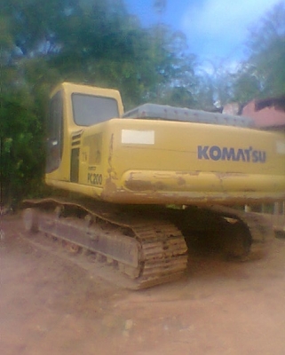 ขาย..รถขุด KOMATSU PC200-6-83xxx เครื่องเดิม ปั้มเดิม รถสวย สีเดิม ๆ มีทะเบียน ราคาต่อรองได้อีก.