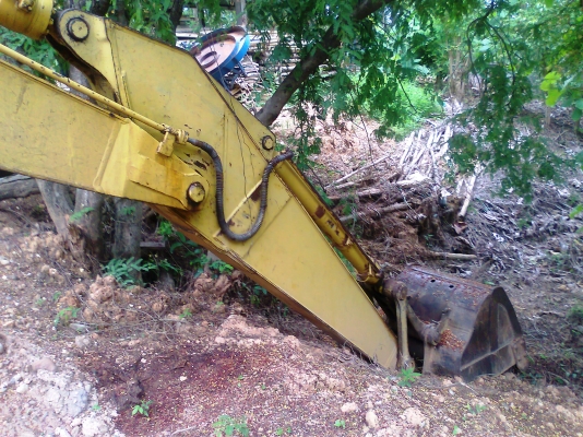 ขาย..รถขุด KOMATSU PC200-6-83xxx เครื่องเดิม ปั้มเดิม รถสวย สีเดิม ๆ มีทะเบียน ราคาต่อรองได้อีก.