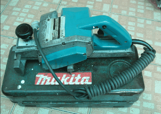 ขายด่วนกบไฟฟ้า Makita รุ่น1100 Made in japan 100\%