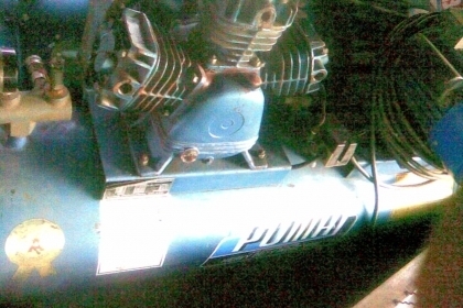 ปั้มลมพูมา 3 หัว 150 ลิตร มอเตอร์ 2 แรงสภาพเดิมๆครับ  เป็นของพูมาครับ  ขนาดถัง 150 ลิตร  3  หัวปั้ม  มอเตอร์ขนาด 2 แรง  เก็บลมดีครับ  ตัวใหญ่ครับ