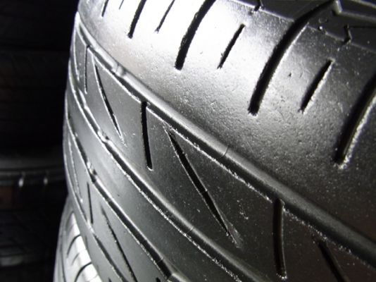 ขายยาง BRIDGSTONE 205/65R15 ปี09 ดอกเยอะสวย ๆ ครับ