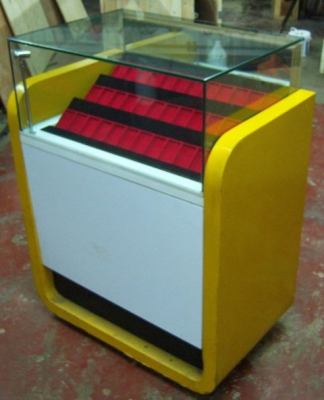 ตู้โชร์พระ สภาพมือสอง