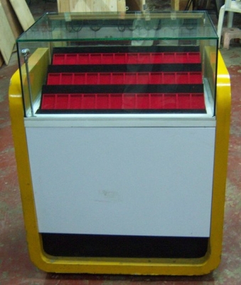 ตู้โชร์พระ สภาพมือสอง