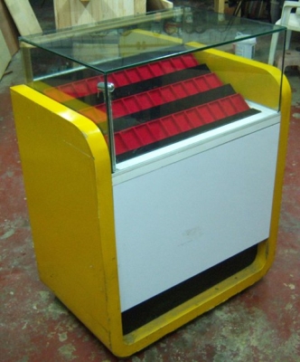 ตู้โชร์พระ สภาพมือสอง