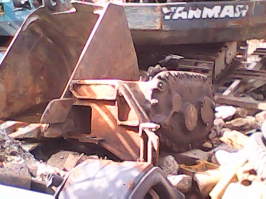 ขายตัวเดิน KOMUTSU PC 200-2 ไม่มีมอเตอร์ ขายตัวเดิน KOMUTSU PC 200-2 ไม่มีมอเตอร์