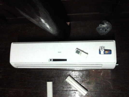 ขายแอร์ Haier/24000 BTU. สภาพ 99\% รับประกันศูนย์ 4 ปี   14000บาทใช้งานได้2เดือนต้องการใช้เงินซื้อมาเบ็ดเส็จรวม 32000 ยังเหลือประกันศูนย์ 4ปี คับ  แอร์ รุ่น Haier