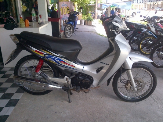 ด่วน!เวฟ125R กุญแจใหญ่ ปี46 รถเครื่องดีแน่นๆ พร้อมใช้ ทะเบียน+เอกสารโอน ภาษีไม่หมด 088-2197709