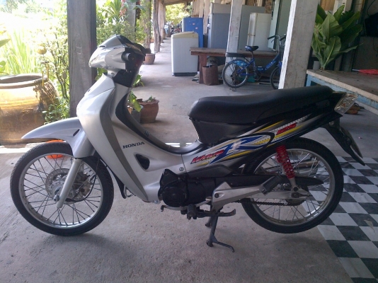 ด่วน!เวฟ125R กุญแจใหญ่ ปี46 รถเครื่องดีแน่นๆ พร้อมใช้ ทะเบียน+เอกสารโอน ภาษีไม่หมด 088-2197709