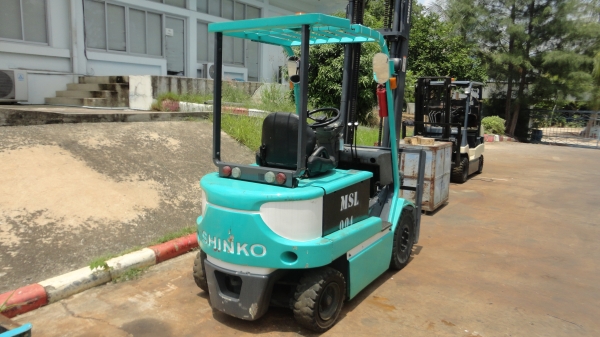 ไฟฟ้ายืนขับ shinko ขนาด 2.5 ton
