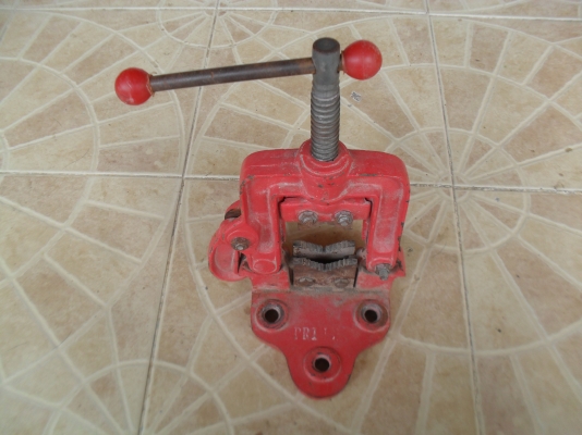 เครื่องต๊าปเกลียวท่อแบบมือ ,