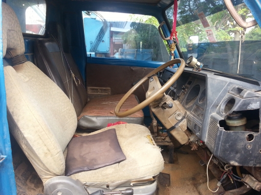 ขา่ยรถบรรทุกดัมพ์ 6ล้อTOYOTA ปี36