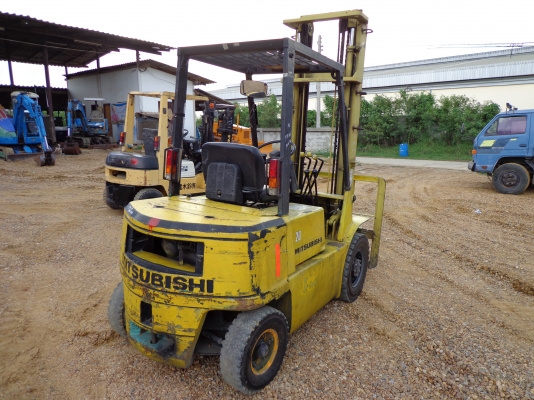 ขายรถยก MITSUBISHI FD20 เครื่องดีเซล ติดต่อคุณยุทธิ์ โทร. 081-9870866 คุณจิ๊ด โทร. 089-7949488