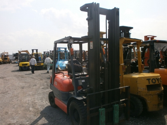 ต้องการขายรถ TCM FD 3 TON เสาสูง 4.5 เมตร