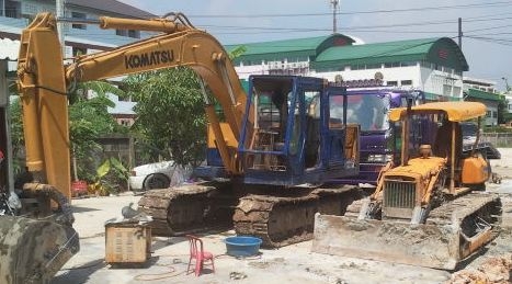 KOMATSU  PC 120-2ขายคู่กับ D20-3
