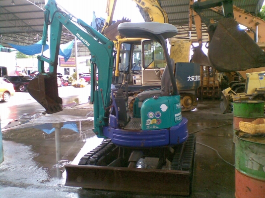 ต้องการขายรถแบคโฮยี่ห้อ komatsu-pc20 FR-2 รถนำเข้าจากญี่ปุ่น