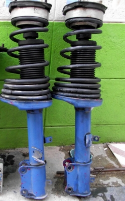 โช๊คโหลดคู่หลังถอดมาจากสามห่วงครับ โช๊คโหลดคู่หลังถอดมาจากสามห่วงครับ