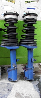 โช๊คโหลดคู่หลังถอดมาจากสามห่วงครับ โช๊คโหลดคู่หลังถอดมาจากสามห่วงครับ