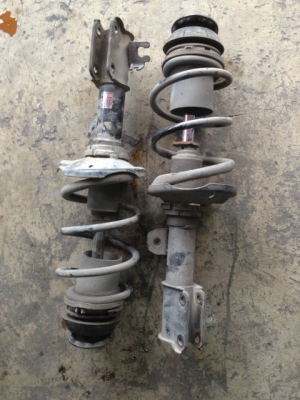 ขายโช๊คคู่หน้า (สตรัชปรับเกลียว)  optra ปี 2010