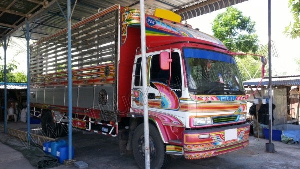 รถบรรทุก 6 ล้อ ยี่ห้อ ISUZU รุ่น FTR 200 แรงม้า