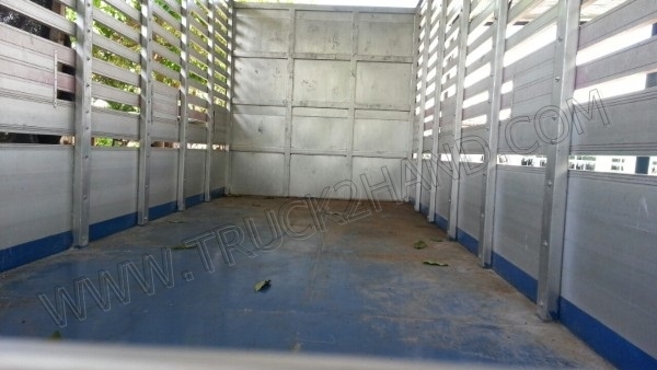 รถบรรทุก 6 ล้อ ยี่ห้อ ISUZU รุ่น FTR 200 แรงม้า