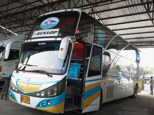 ขายรถบัส มือสอง ราคาถูก พร้อมงานรับ-ส่งพนักงาน