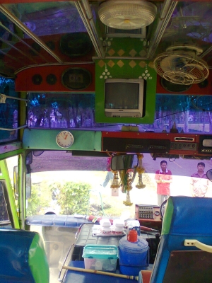 ขายรถบัสพัดลม 35 ที่นั่ง เครื่องHINO HO7C 175 แรงม้า ติดตั้งเครื่องเสียงและทีวี ประตูปิดเปิดอัตโนมัติ เหมาะสำหรับขนส่งนักเรียน