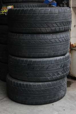 ขายยางNITTO NT555 195-55-15 ปี10 ดอกหนาๆ ถูกๆ4เส้น 2800.- ขายยางNITTO NT555 195-55-15 ปี10 ดอกหนาๆ ถูกๆ4เส้น 2800.-