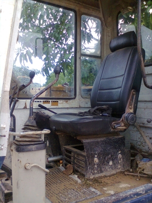 ขายแบคโฮ KOMUSU PC60 รุ่น5 แทรกตัวเดินดี เครื่องยนต์ฟิตใหม่ ปั้มไฮโดรริกทำใหม่ สภาพดีมาก พร้อมใช้งาน