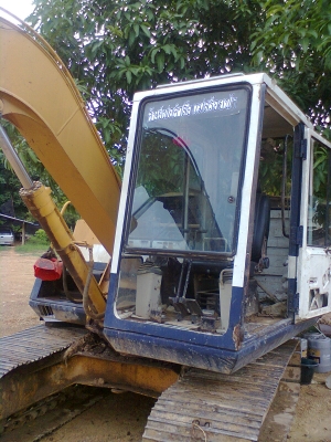 ขายแบคโฮ KOMUSU PC60 รุ่น5 แทรกตัวเดินดี เครื่องยนต์ฟิตใหม่ ปั้มไฮโดรริกทำใหม่ สภาพดีมาก พร้อมใช้งาน