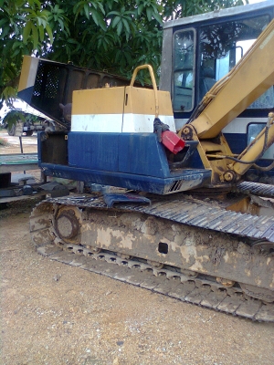ขายแบคโฮ KOMUSU PC60 รุ่น5 แทรกตัวเดินดี เครื่องยนต์ฟิตใหม่ ปั้มไฮโดรริกทำใหม่ สภาพดีมาก พร้อมใช้งาน