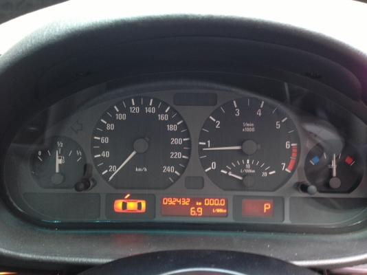 ขาย BMW 318 serier 3 ปี คศ 2004 ขาย BMW 318 serier 3 ปี คศ 2004