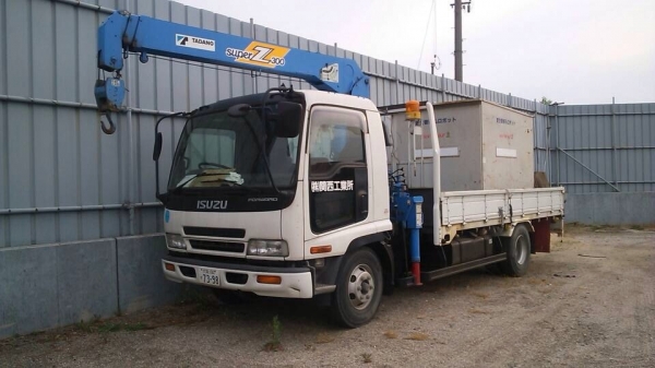 isuzu  deca 205แรง  รุ่นใหม่ commonrail  จากนอกพร้อมเครน