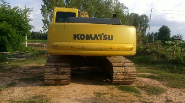 ขายรถแบ็คโฮ KOMATSU PC 200-6 เครื่องคัมมิ้นท์ ช่วงล่างดี เจ้าของซื้อเก่านอกมา เล่มทะเบียนพร้อมโอน