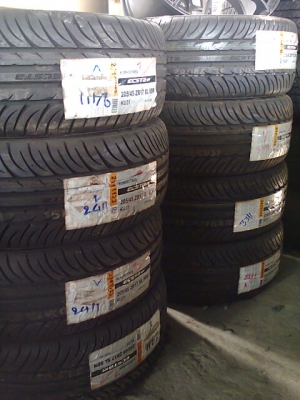 ขายยางใหม่ 205 45 17 1ชุด 7800 kumho