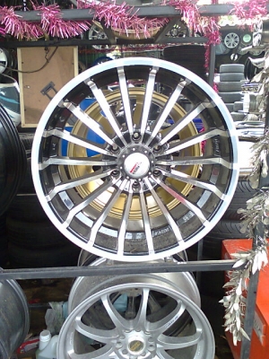ขายล้อขอบ20ใหม่ชุดละ19500