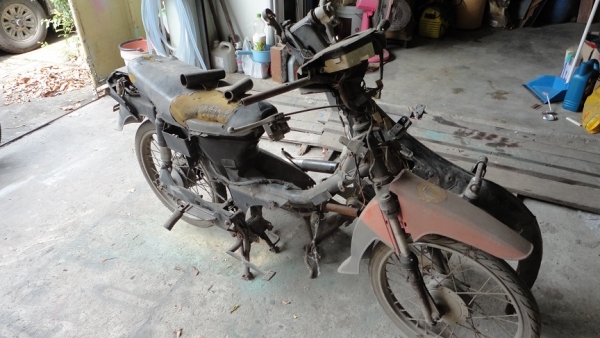 ขาย ซากมอเตอร์ไซค์ 2 คัน ตามสภาพครับ