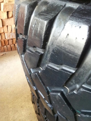 ขายยาง maxxis 35x12.5x15