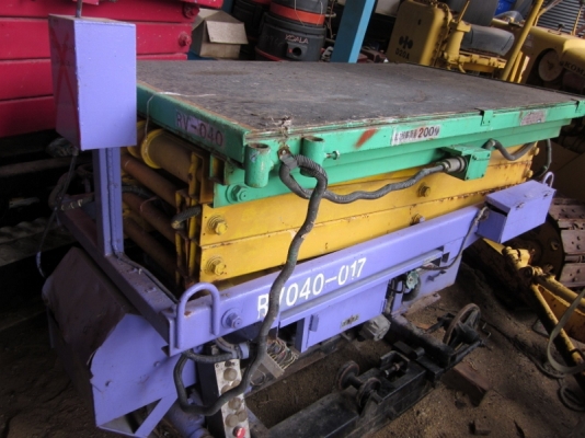 ขาย-รถลิฟท์บรรทุกคน แบบขากรรไกร: AICHI RV 040 สูง 4 เมตร (รับน้ำหนักได้ 200 Kg) มือสองญี่ปุ่นแท้ ยังไม่เคยใช้ในไทย