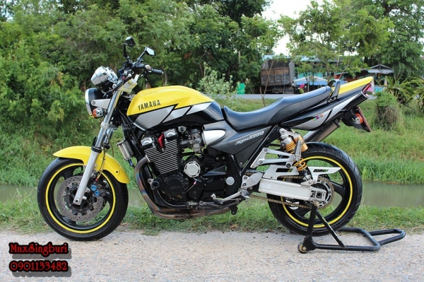 แม็กสิงห์บุรี//YAMAHA XJR1300 ปี2001 ปั๊มดาว แต่งเพียบจากยุ่น ท่อไทเทเนียมทั้งใบ 108000 ด่วน
