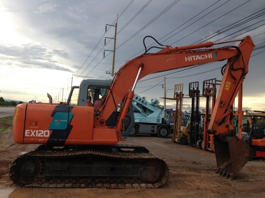รถแบคโฮ HITACHI EX120-3