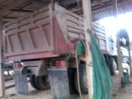 รถอีซูซุ 6 ล้อดั้ม FTR 165 แรงม้า  สนใจติดต่อ 081 - 6079515