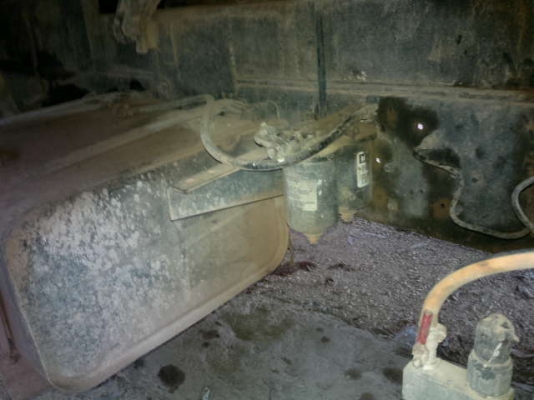 รถอีซูซุ 6 ล้อดั้ม FTR 165 แรงม้า  สนใจติดต่อ 081 - 6079515