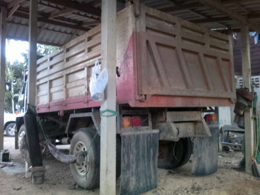 รถอีซูซุ 6 ล้อดั้ม FTR 165 แรงม้า  สนใจติดต่อ 081 - 6079515