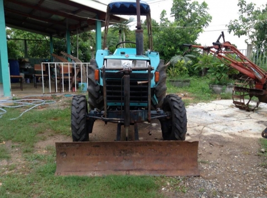 ขาย Kubota L1-32 แรง พวงมาลัยเพาเวอร์ มีใบดันหน้า พร้อมผาน 5 รถใช้งานได้ปกติครับ